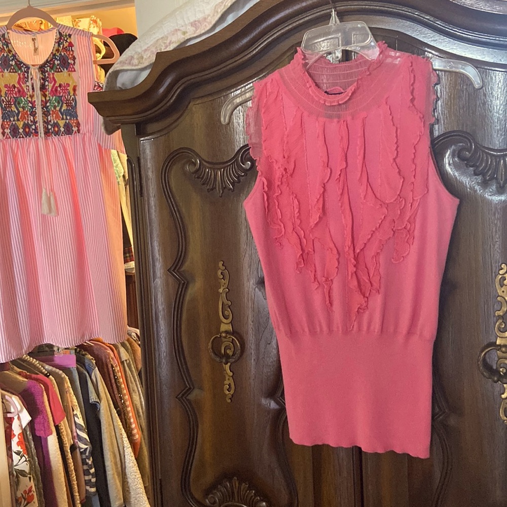 Fuchsia ruffle front tank in size M